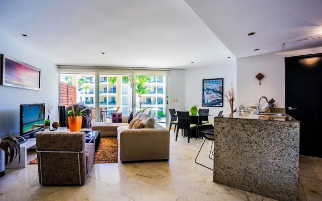 Elements 118 2 Bedroom Condo by Redawning