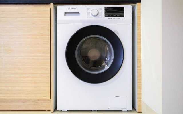 Spacious 2br the Mansion Apartment Near Jiexpo