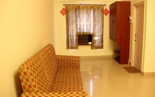 OYO 1065 Hotel HMR Royal Inn