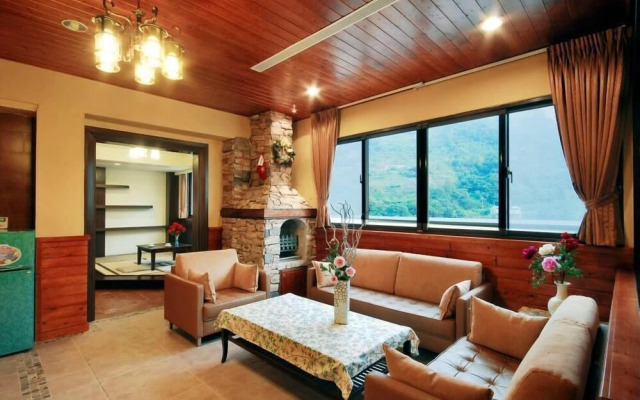 Ming Lu Holiday Hotel