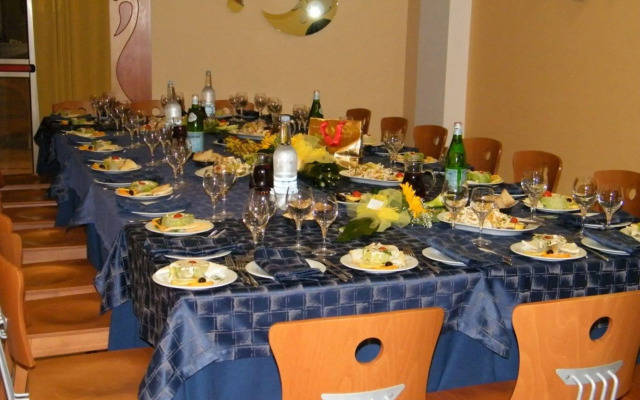 Piccadilly Suites and Rooms