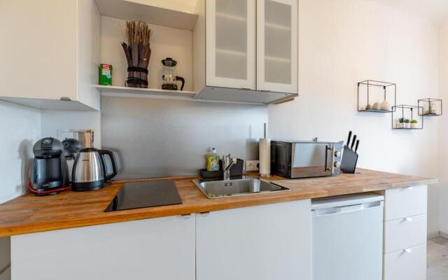 New with a View - Modern Studio