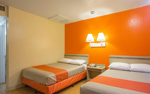Motel 6 Holbrook, AZ