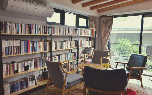 Andong Poong-gyung HOSTEL n LIBRARY