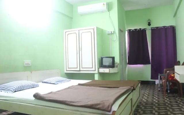 Hotel Deepak