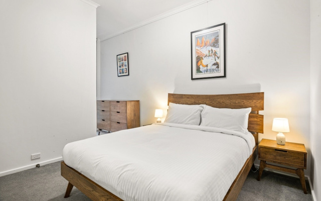 Peaceful 2-bed Apartment With Gym & Pool – Guest Rooms – Melbourne