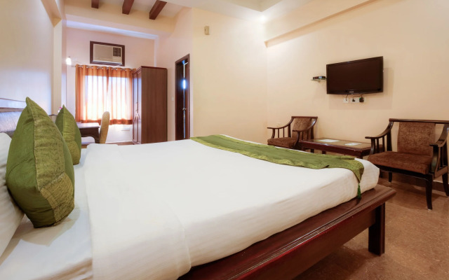 Treebo Shivam Inn Near Singapore Mall