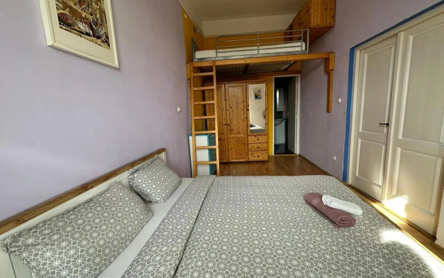 Park Danubes view central market Budapest