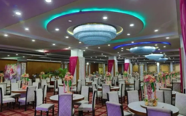 Capital O 49540 Royal Park Resorts