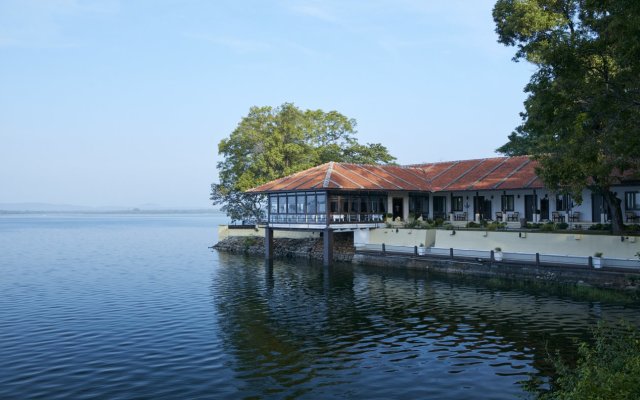 EKHO Lake House Polonnaruwa