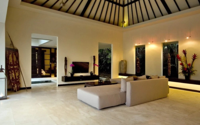 Private Villas, 4 Br, Canggu With Staff