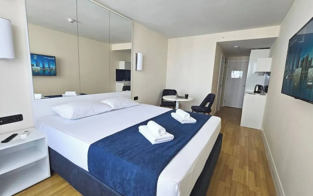 2910 - Studio 50m From the sea