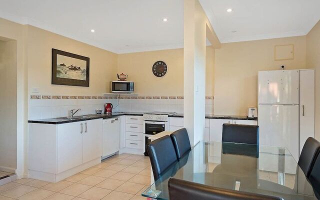 Grandeur Holiday Units