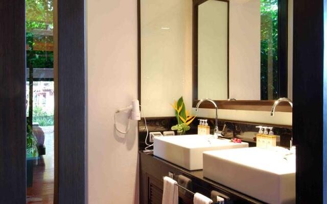 Niramaya Villa & Wellness Resort