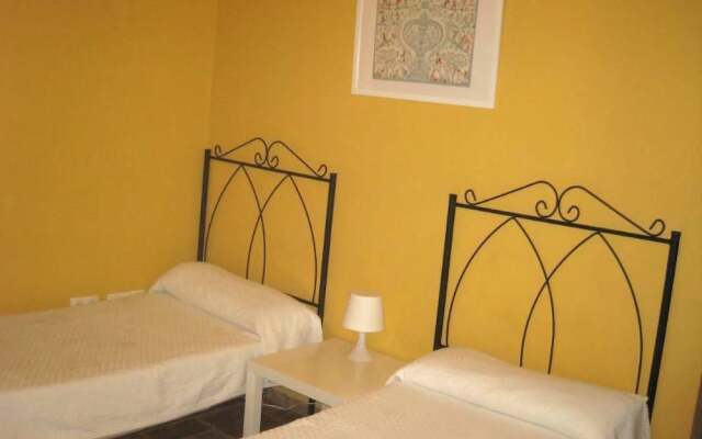 Vivian's Guest House Auto Check-in