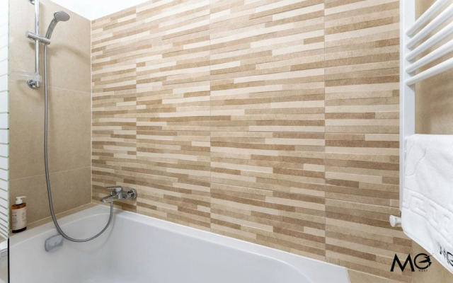 MoHost Sabina - Luxury with Balcony