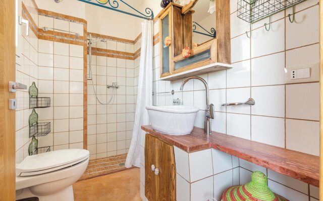 3769 Tenuta La Cornola by Barbarhouse