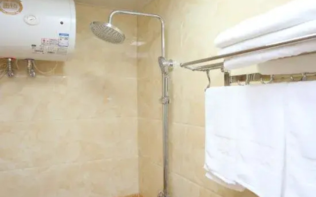Changchun Yake Fashion Hotel