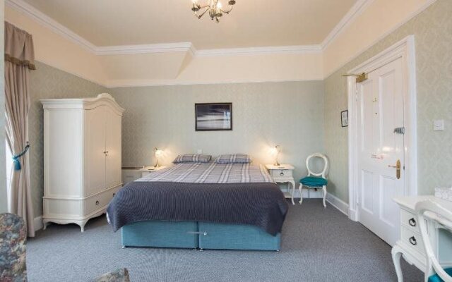 Dall Lodge Country House