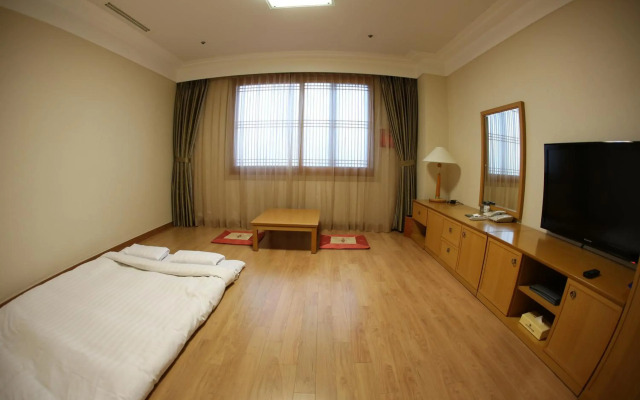 Shangria Beach Tourist Hotel