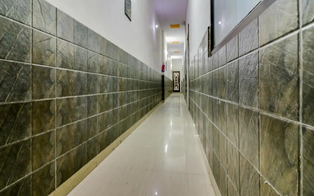 Hotel Redox by OYO Rooms