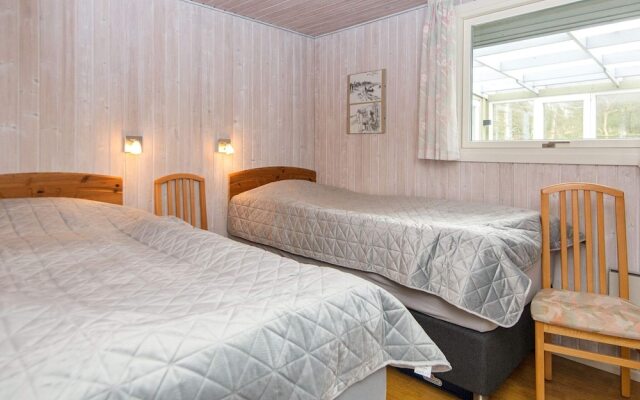 Spacious Holiday Home in Hemmet near Sea