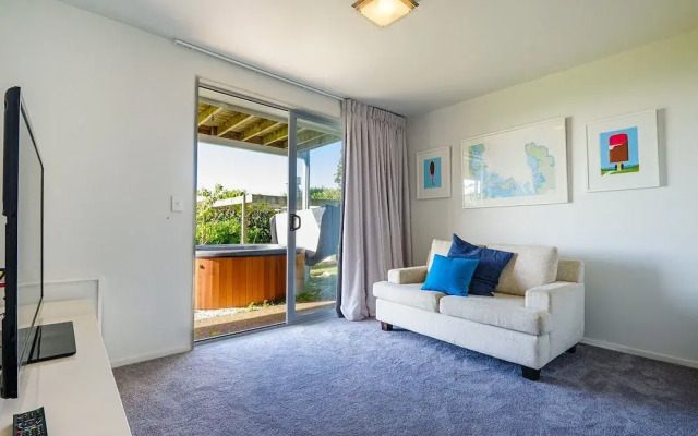 Palm Ridge - near Onetangi & Palm Beach