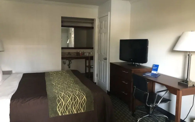 Days Inn By Wyndham Austintown