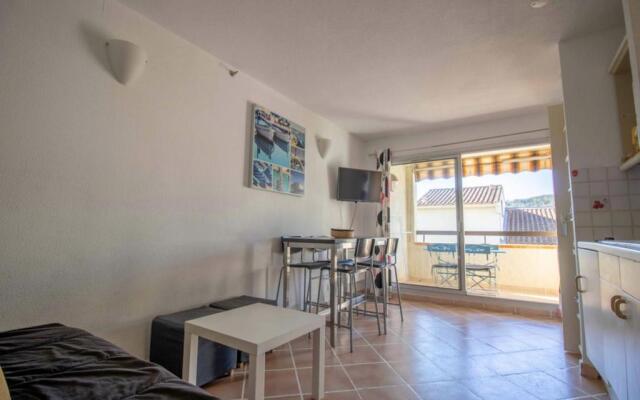 NICE 25 m BRIGHT with BALCONY and POOL
