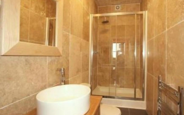 Central Hotel Cheltenham by Roomsbooked