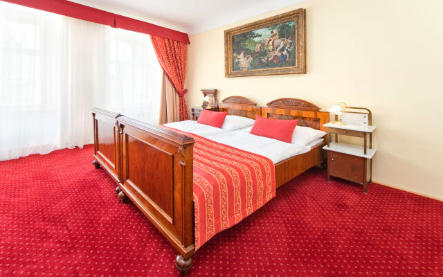 Waldstein Hotel