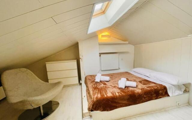 Beach house by Costabravaway