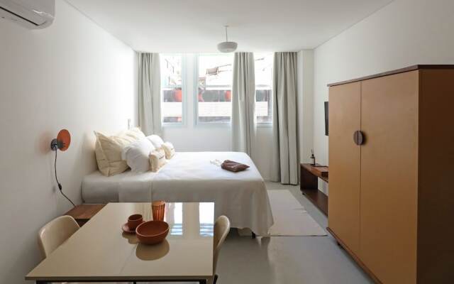 Tabas by Blueground Arinda