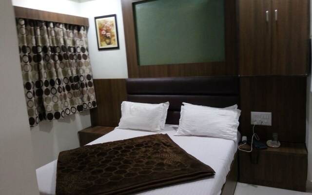 Hotel The Grand Aryakul
