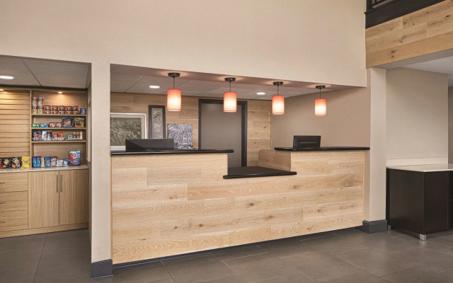 Country Inn & Suites by Radisson, Dunn I-95