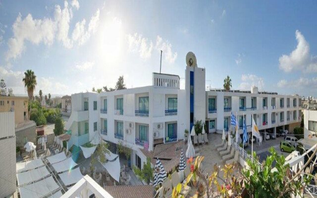 Nereus Hotel