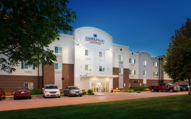 Candlewood Suites Bellevue, an IHG Hotel