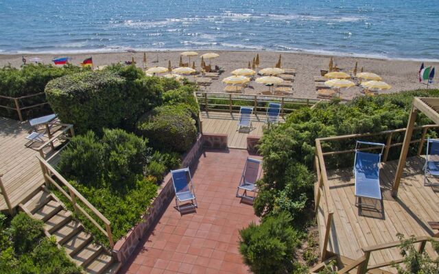 Sea view and ground floor Apartments le Dune