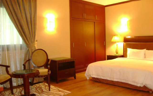 Sharjah Royal Tulip Hotel apartment - photo 5