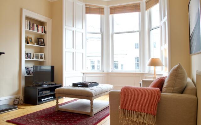 Spacious 1 Bedroom Stockbridge Flat