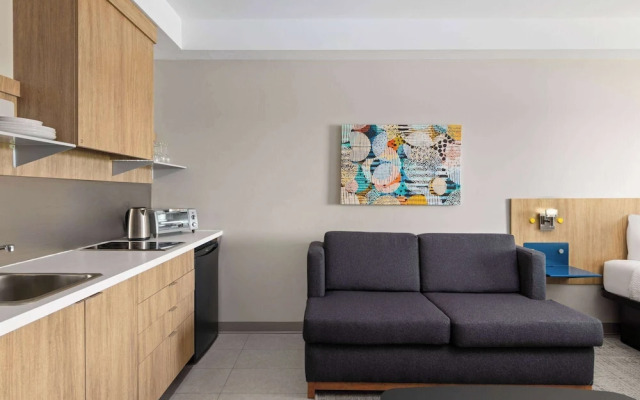 Microtel by Wyndham Lachute