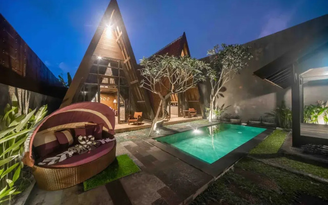Rumah Kayu Tatiya Villa