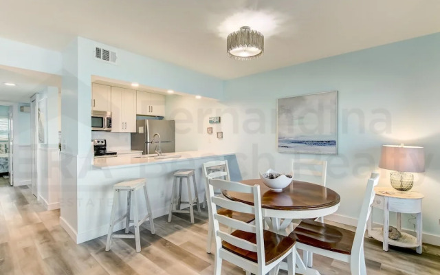 Rustic Theme Condo with Scenic Ocean View by RedAwning