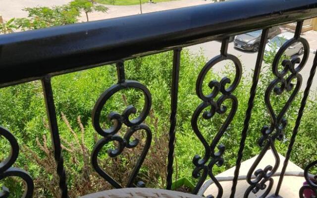 Hayat Al-Rehab Apartment