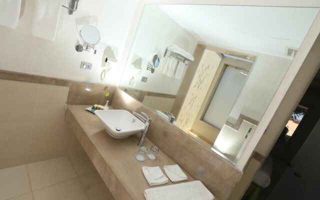 Shams Lodge for Watersports Hotel