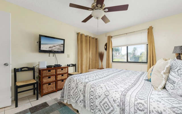 Ocean Village Club N12