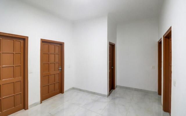 OYO Flagship 82548 Lakra Residency