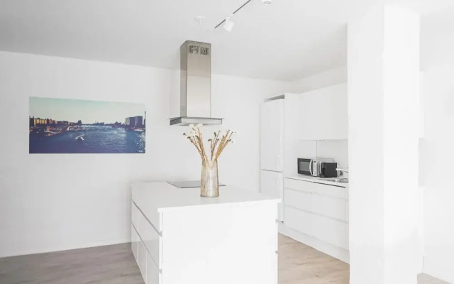 Fantastic 1-bed Apartment w Private Terrace