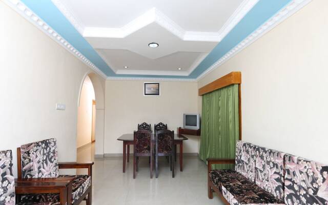 OYO 13807 Hotel Gurupriya