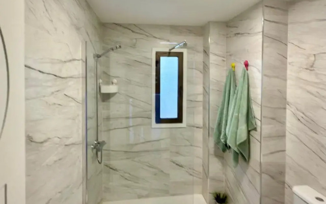 Pleasant Apartment With Shared Pool